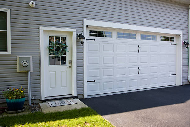 24/7 Emergency Garage Door Roller Replacement experts in Santa Rosa Valley, CA